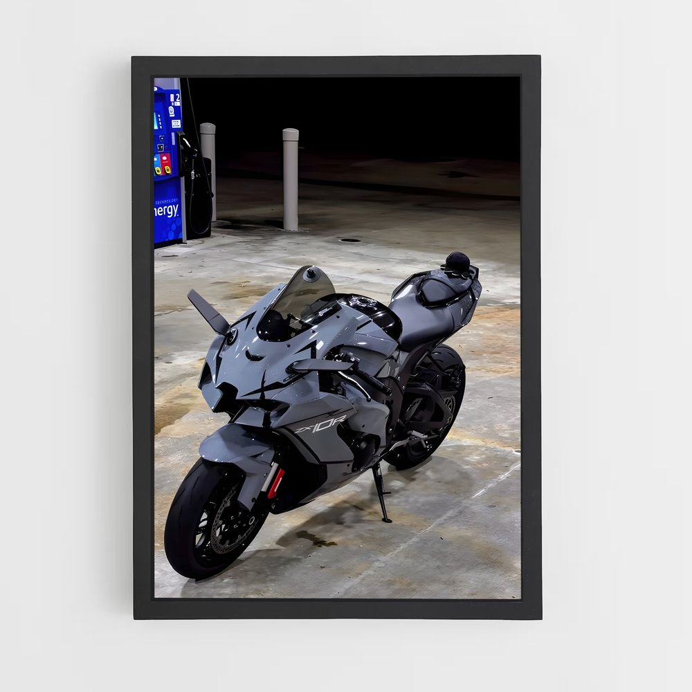 Poster Éblouissant Enigmatique – affiche Aprilia (vue 2)